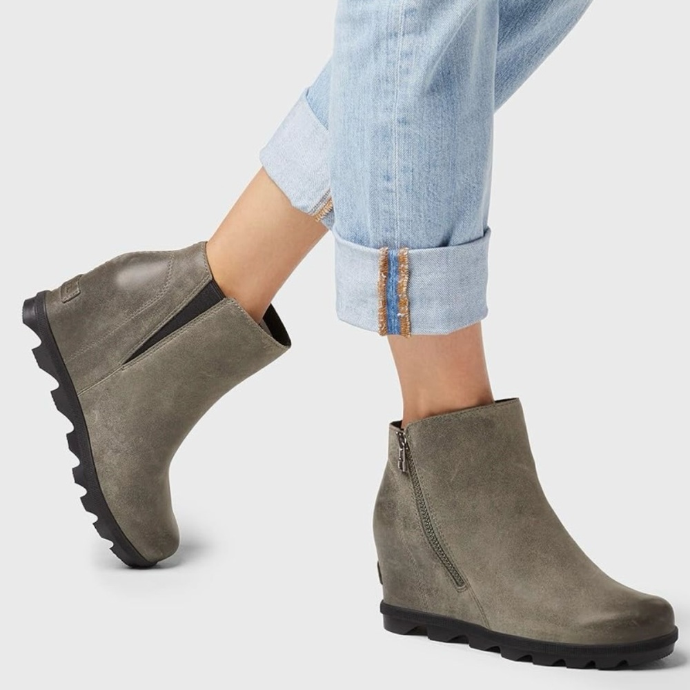 Sorel Joan of Arctic III Gray Leather Wedge Boot 7